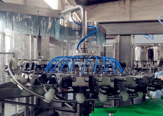 Kolay Kullanım Flakon Sıvı İçecek Dolum Makinesi PLC Kontrolü 3 In 1 Su Dolum Makinesi Tedarikçi